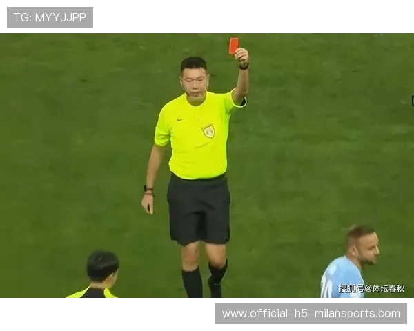 主裁判表现稳定，但关键判罚仍被质疑，主裁判的职责和权力