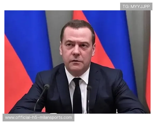 梅德韦杰夫底线反击惊艳，全场掌声雷动，梅德韦杰夫最新