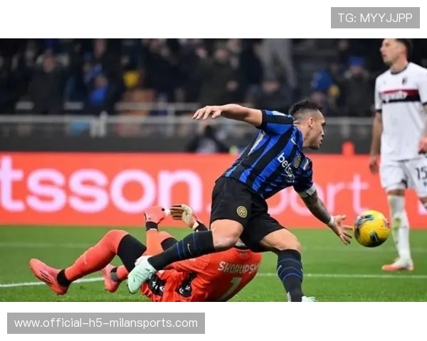 国际米兰2比0轻取克雷莫内塞，劳塔罗禁区内接边路传中推射入网